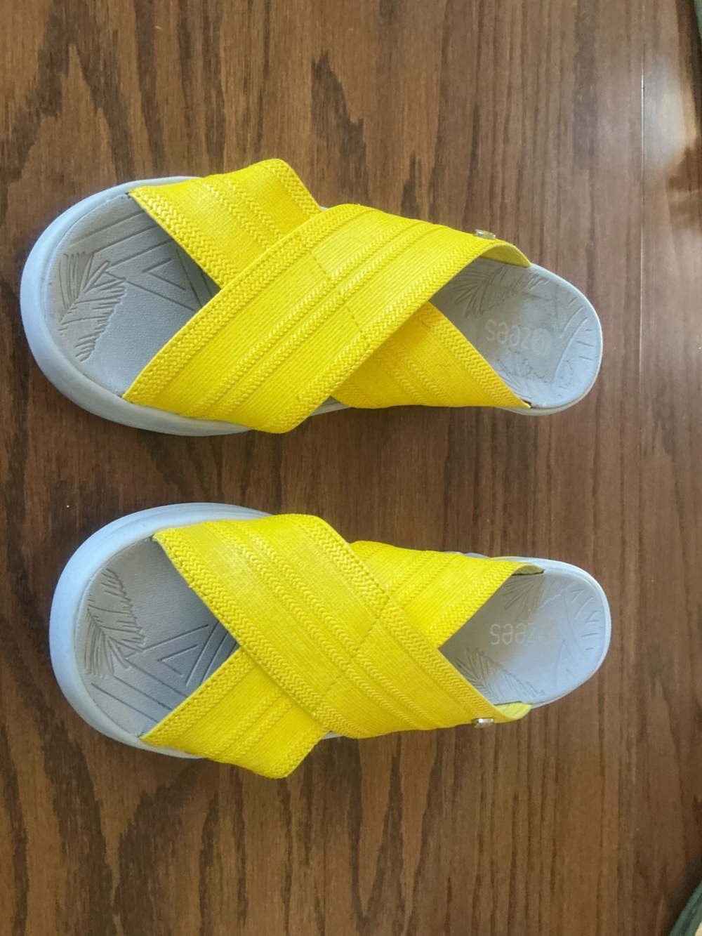 Bzees Bright Yellow Vista Slide Sandals-8.5